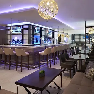 **** Отель Airport Marriott Канада